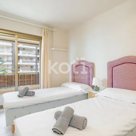 Koti - Dona Sofia 2 아파트